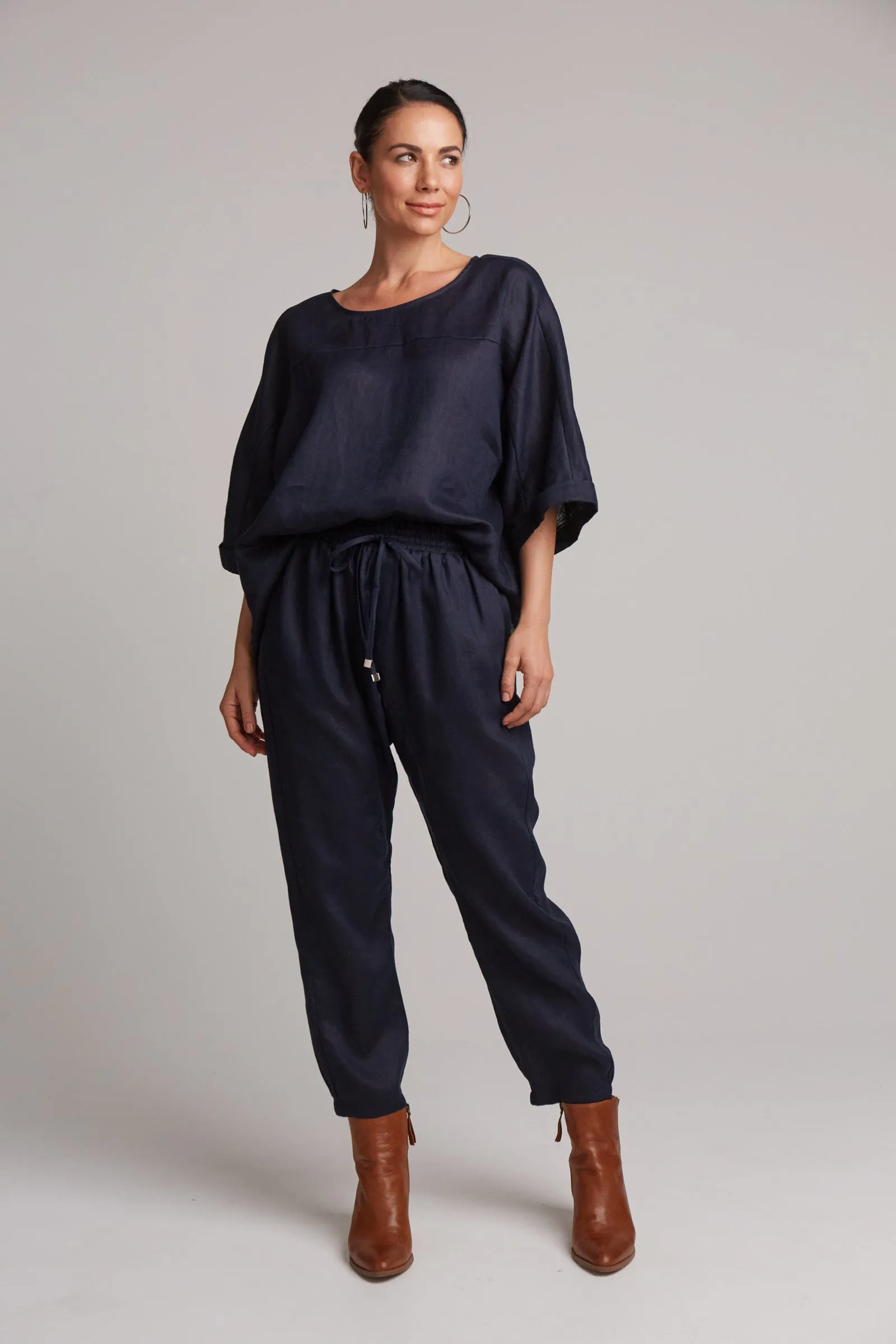 Studio Relaxed Linen Pant - Navy